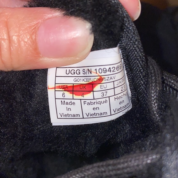 Women’s UGG NEUMEL BLACK BOOTS - Picture 12 of 14